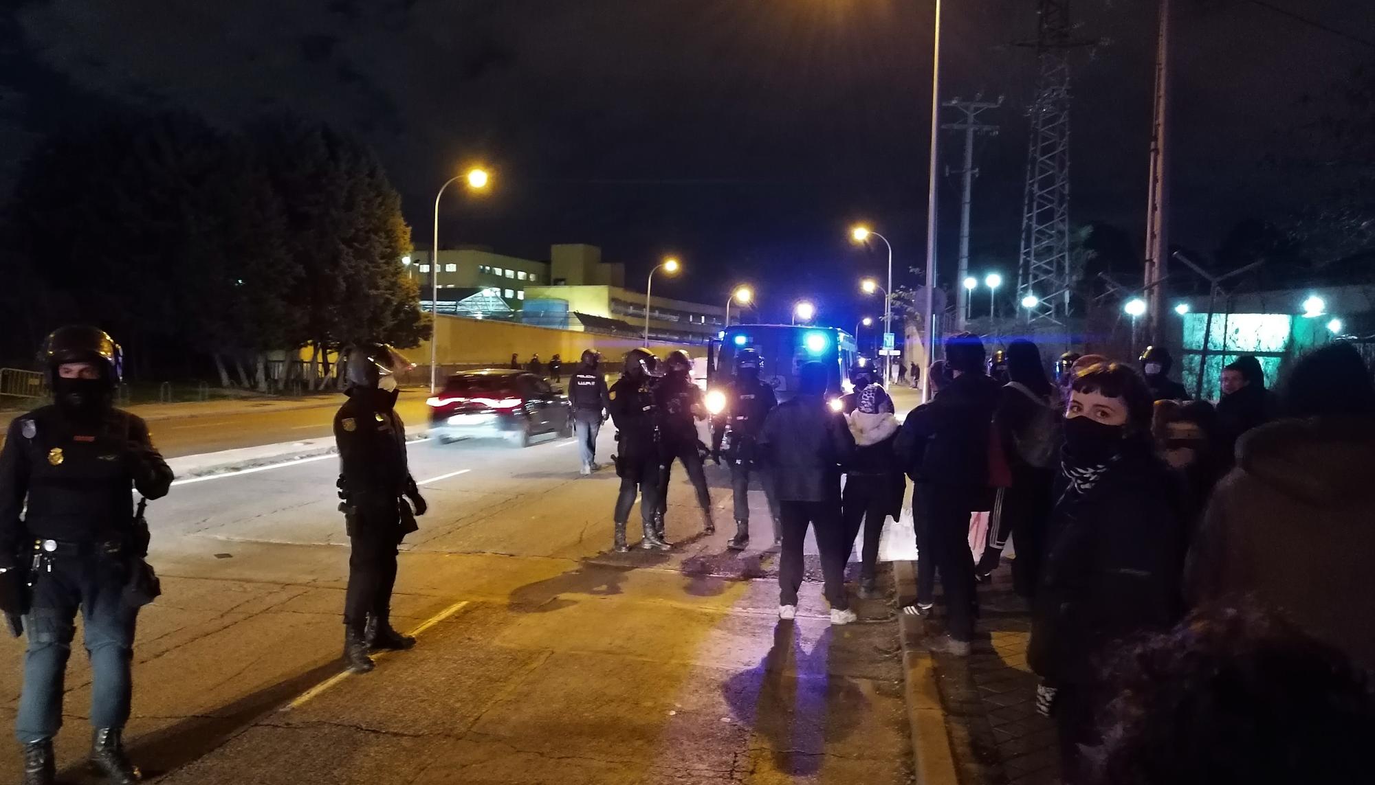 Protesta anarquista CIE Aluche 1